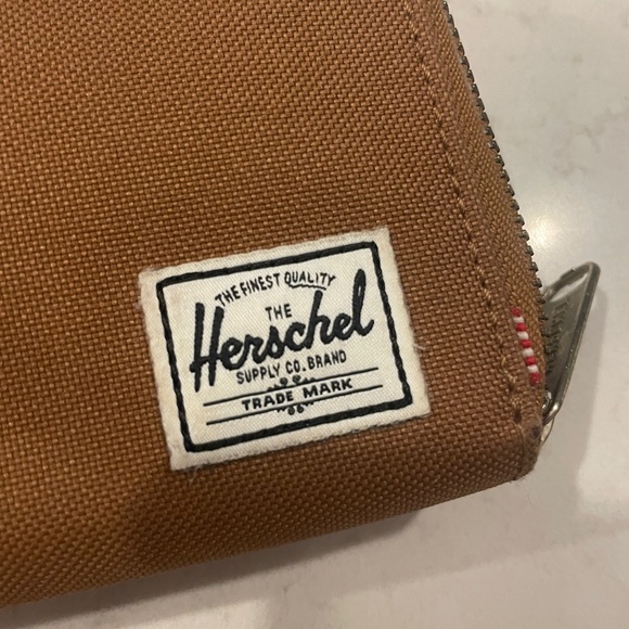 Herschel Wallet - Picture 3 of 5